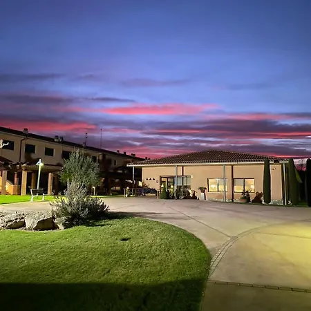 Casa Santa Elena فندق *